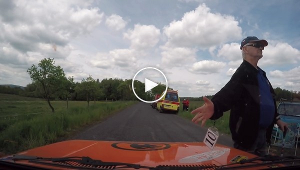 Видеорегистратор раллийной машины, вылетев из нее в момент аварии, снял удивительные кадры