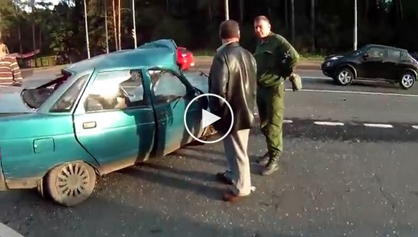 Водитель десятки выскочил на перекрёсток объехав машину ВАИ и залетел под Урал