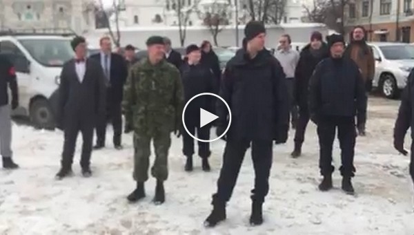 Посол Канады в Украине отжался в поддержку ветеранов АТО
