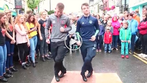 Ирландские танцы голышом: 11 видео в HD