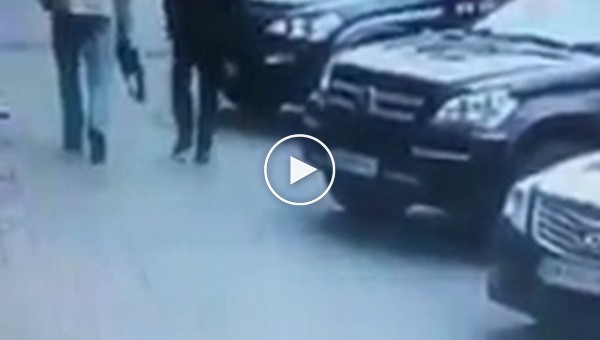 Видео убийства Дениса Вороненкова в центре Киева