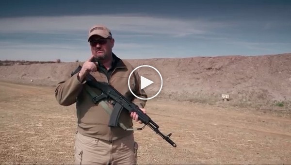 Стрельба в замедленном видео без крышки ствольной коробки с АК 47
