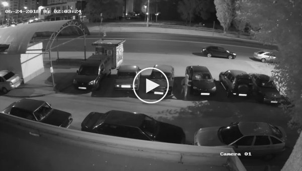 Неадекватный вор украл из автомобиля видеорегистратор