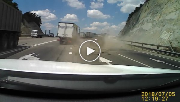 Три автомобиля столкнулись в Новороссийске