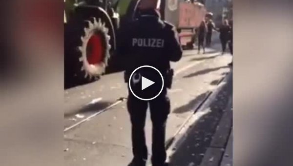 Немецкий полицейский на карнавале