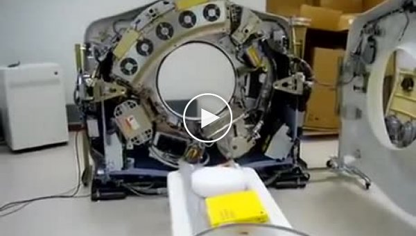 Как выглядят внутренности аппарата компьютерной томографии в работе