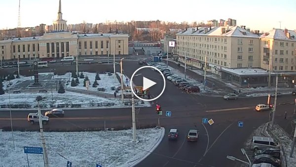 В центре Петрозаводска мужчина не смог перебежать дорогу