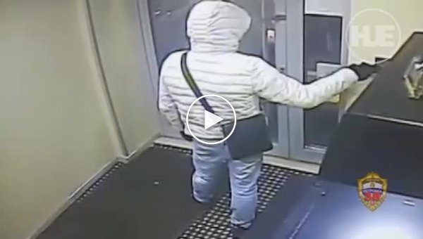 Полиция задержала фальшивомонетчика, который научился обманывать банкоматы